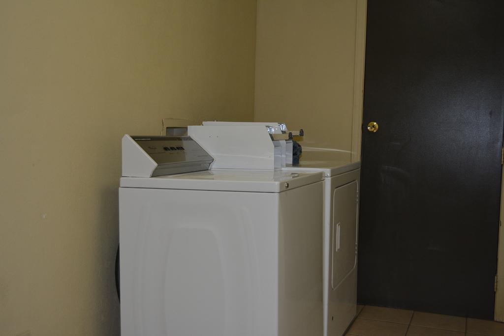 Super 8 By Wyndham Motel 2*