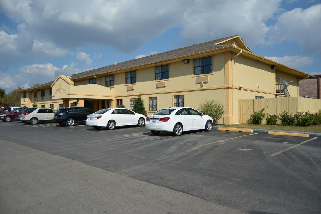 Super 8 By Wyndham 2* Sulphur